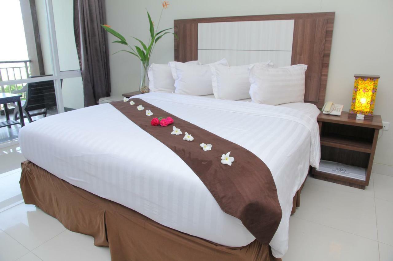 Bahamas Hotel & Resort Tanjung Pandan Exterior foto